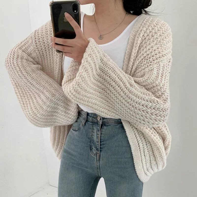 Dame cardigan i chunky strik | Løs pasform med lanterneærmer | Casual og hyggelig stil