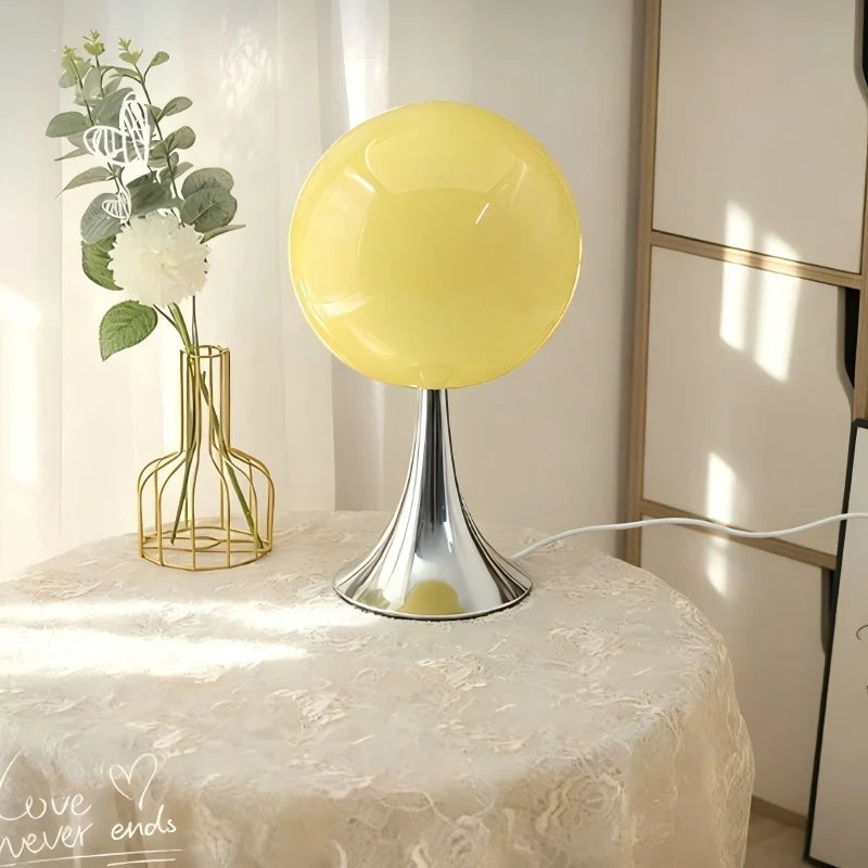 Minimalistisk Bordlampe med Rund Glaskugle | Elegant Fod til Stuen eller Natbord