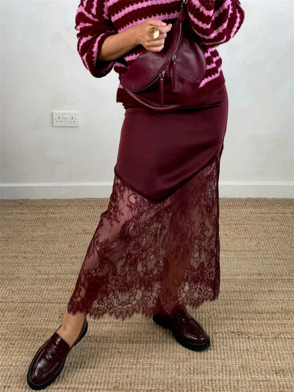 Elegant Patchwork Maxinederdel Med Blonder Og Høj Talje