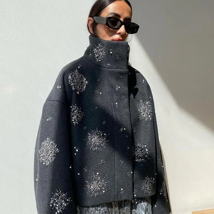 Kvindejakke | Perlebroderet Design | Høj Krave