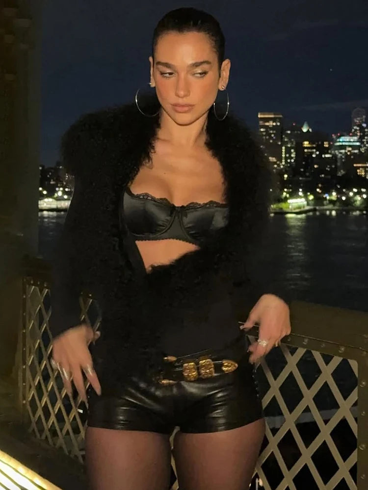 Elegant Struktureret Top Med Fuzzy Patchwork Og Dyb V-Hals