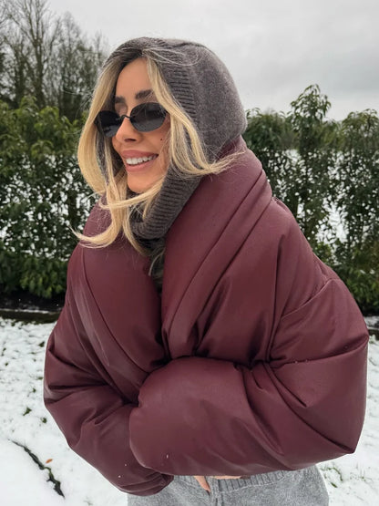 Elegant Kort Faux Leather Bomberjakke Med Voluminøs Krave