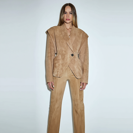 Elegant kort ruskindslignende jakke til kvinder | Sløjfebælte i taljen