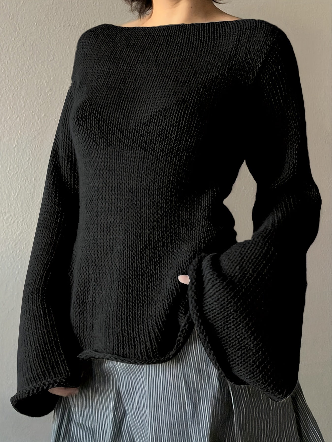 Kvinders striktrøje med trompetærmer | Blød ribstruktur | Feminint design