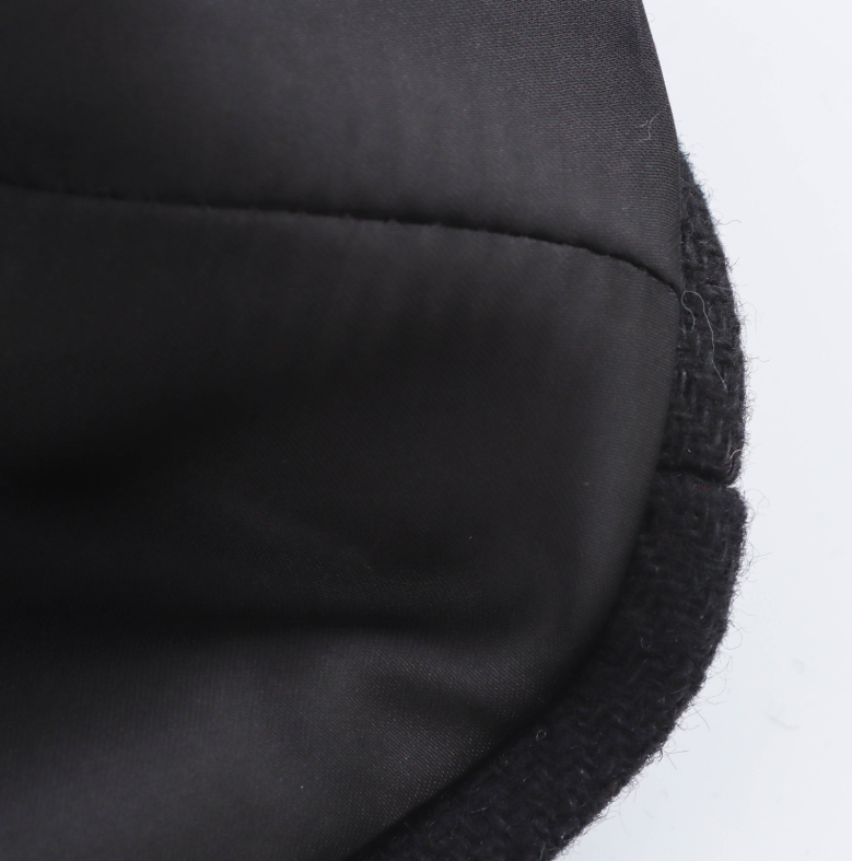 Damefrakke med kunstpelskrave | Bæltet ulddesign | Elegant vinterfrakke