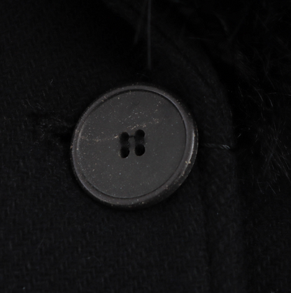 Damefrakke med kunstpelskrave | Bæltet ulddesign | Elegant vinterfrakke