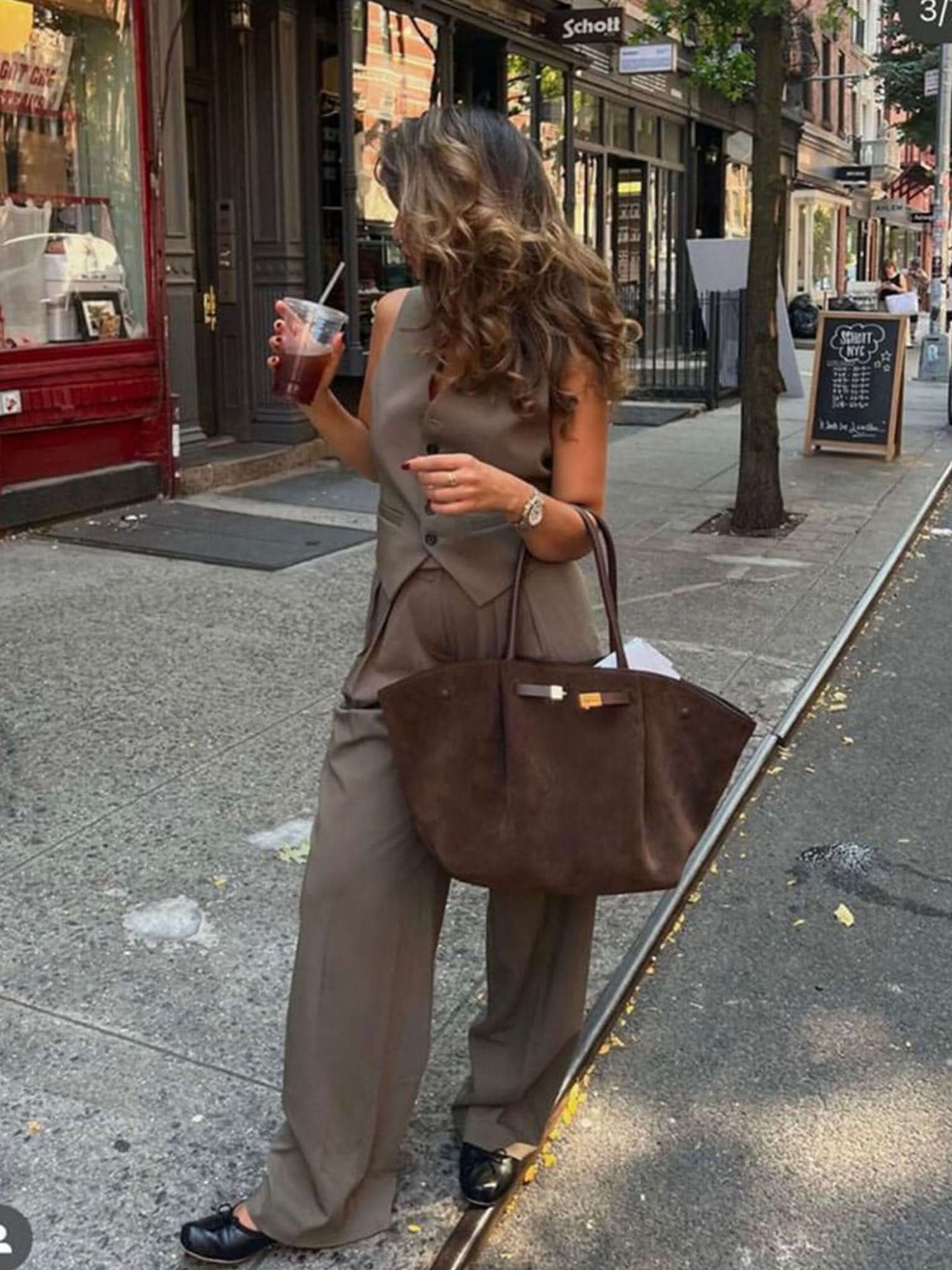 Kvinders Håndtaske i Ruskind-Look | Med Hanke og Aftagelig Skulderrem | Elegant og Rummelig til Hverdag