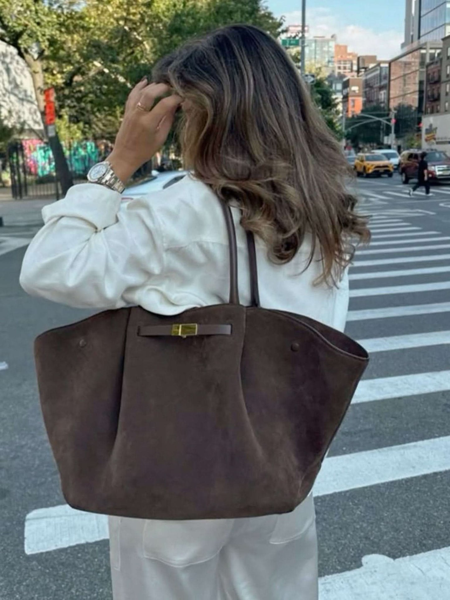 Kvinders Håndtaske i Ruskind-Look | Med Hanke og Aftagelig Skulderrem | Elegant og Rummelig til Hverdag